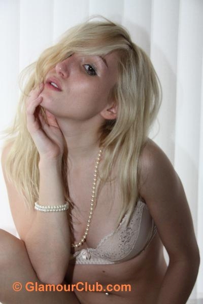 Rachelle Summers in white bra